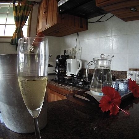 Kokogrove Chalets Anse Royale Chambre photo