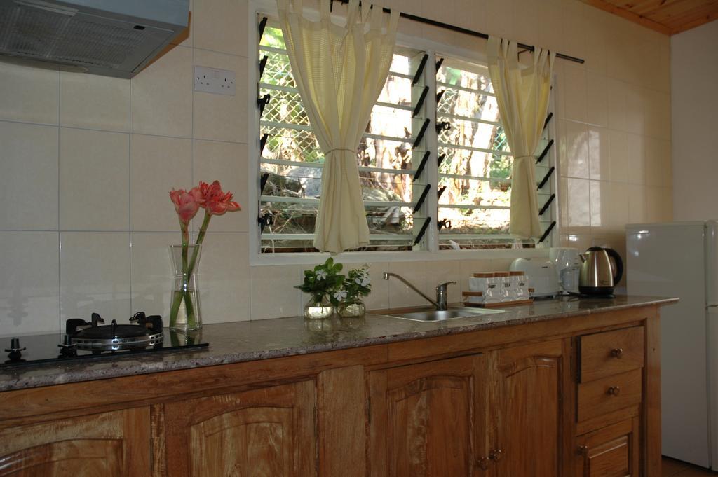 Kokogrove Chalets Anse Royale Extérieur photo